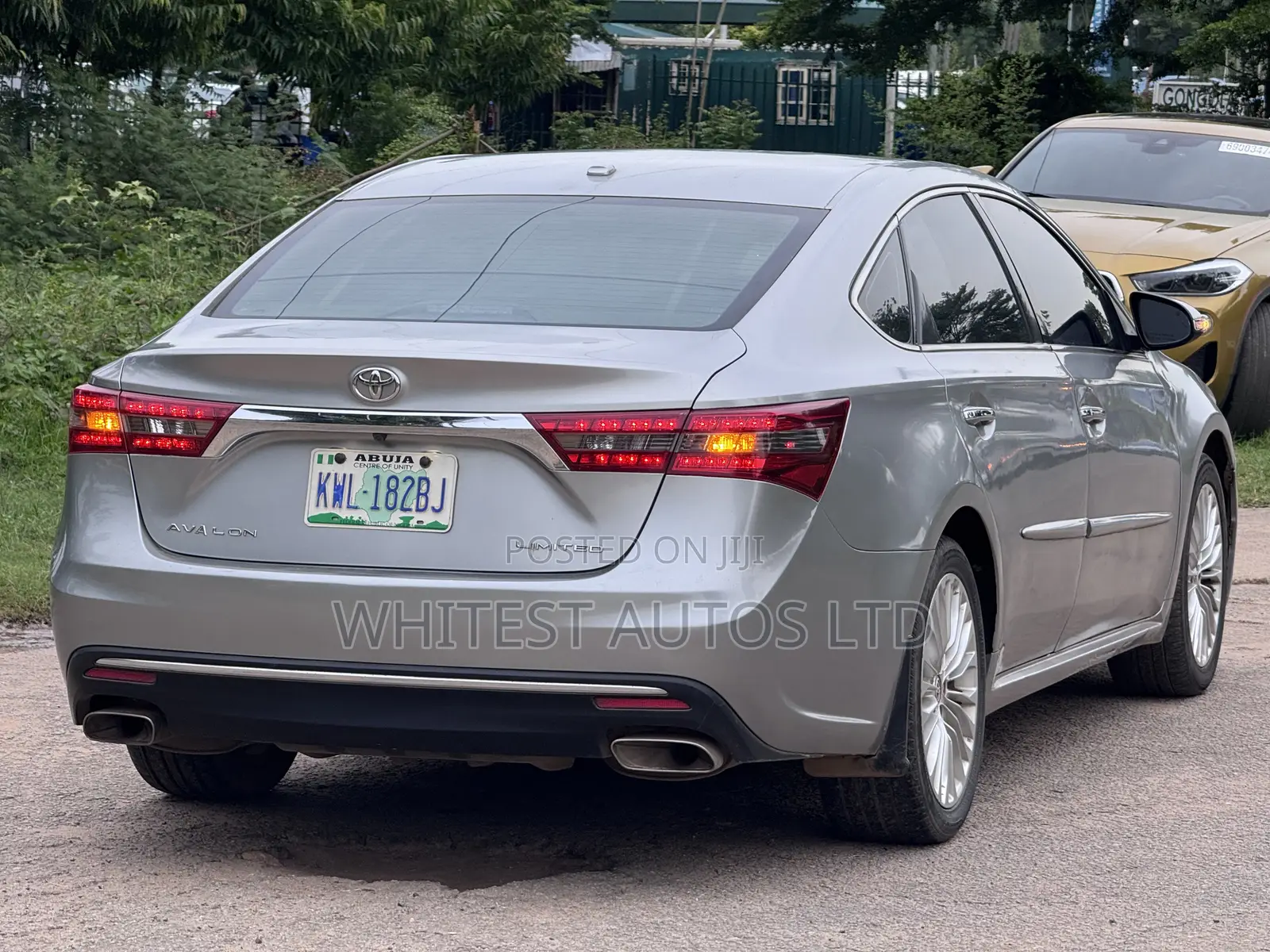 Toyota Avalon Limited FWD Sedan (3.6L 6cyl 6A) 2016 Silver