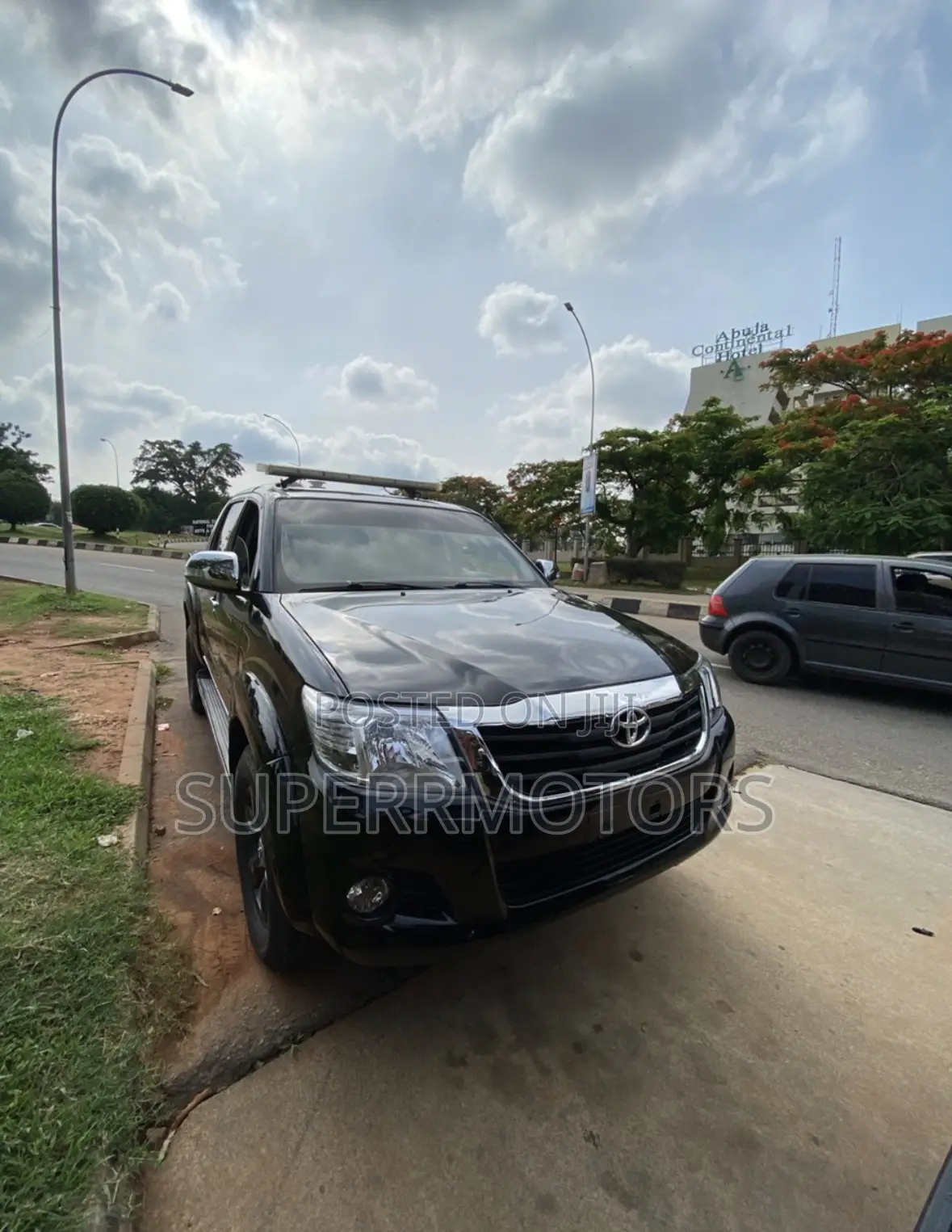 2015 Toyota Hilux 4x4 - Abuja Rental