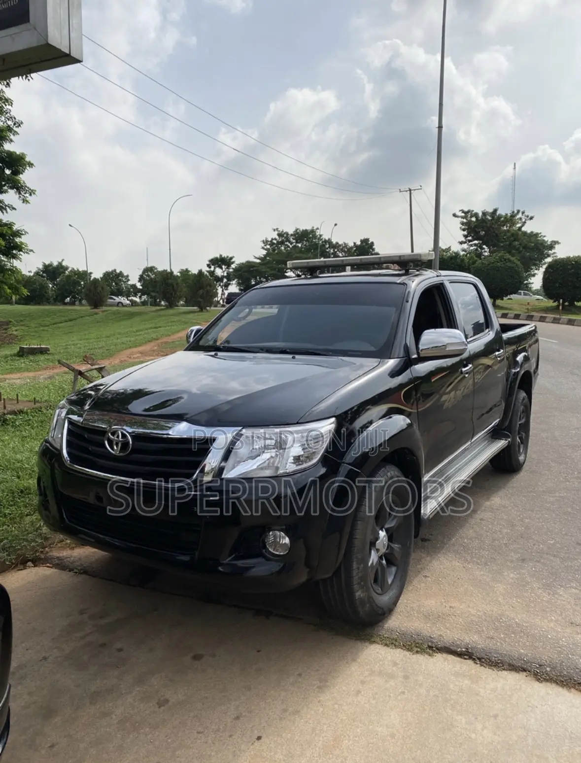 2015 Toyota Hilux 4x4 - Abuja Rental