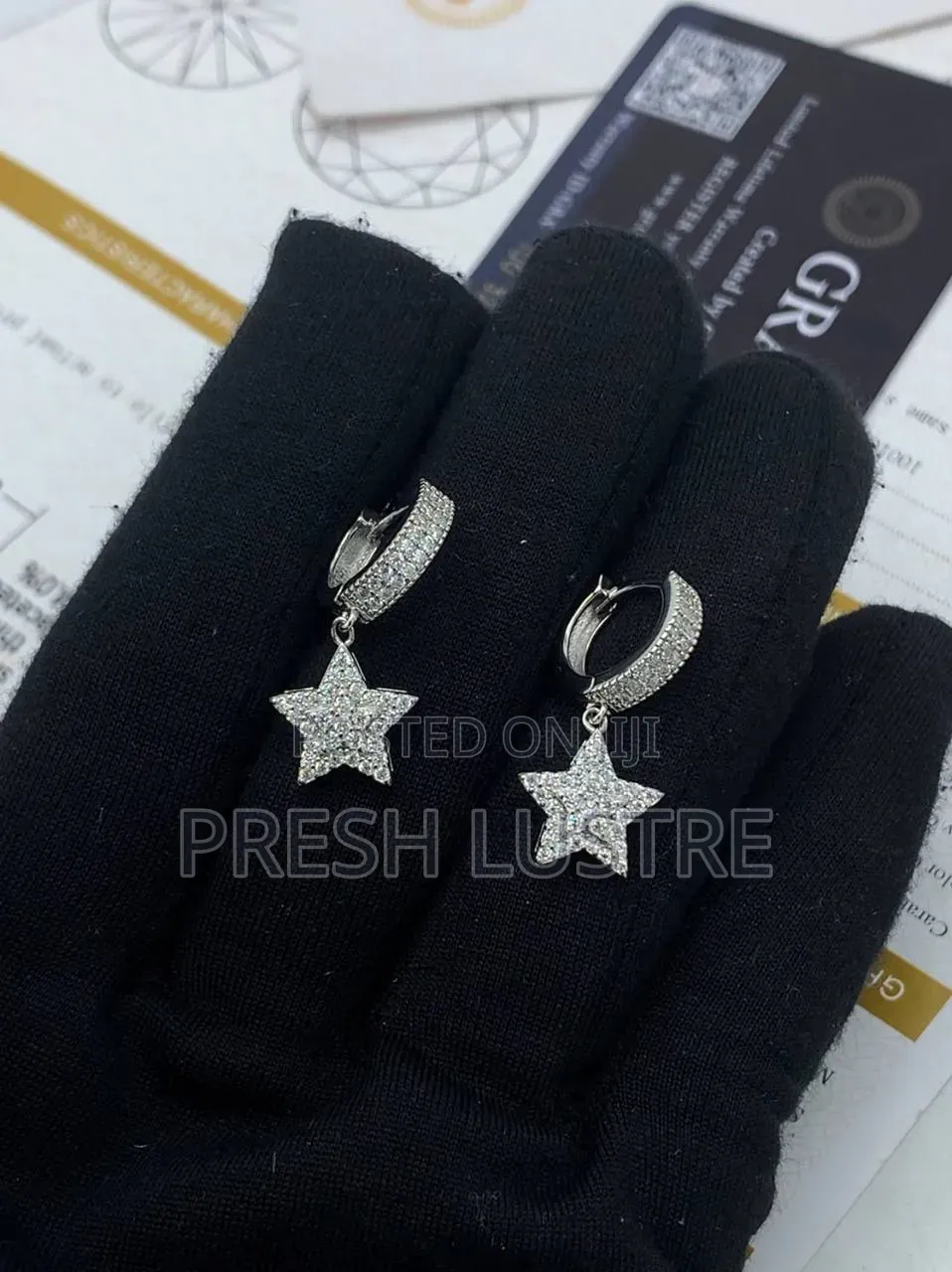 VVS Diamond Earrings With a Free Diamond Tester
