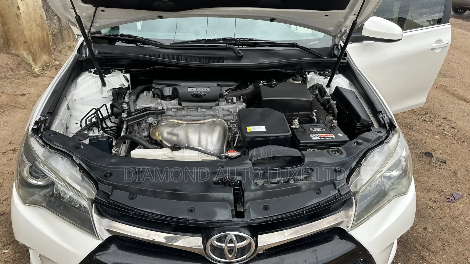 Toyota Camry SE w/Special Edition Pkg (2.5L 4cyl 6A) 2016 White