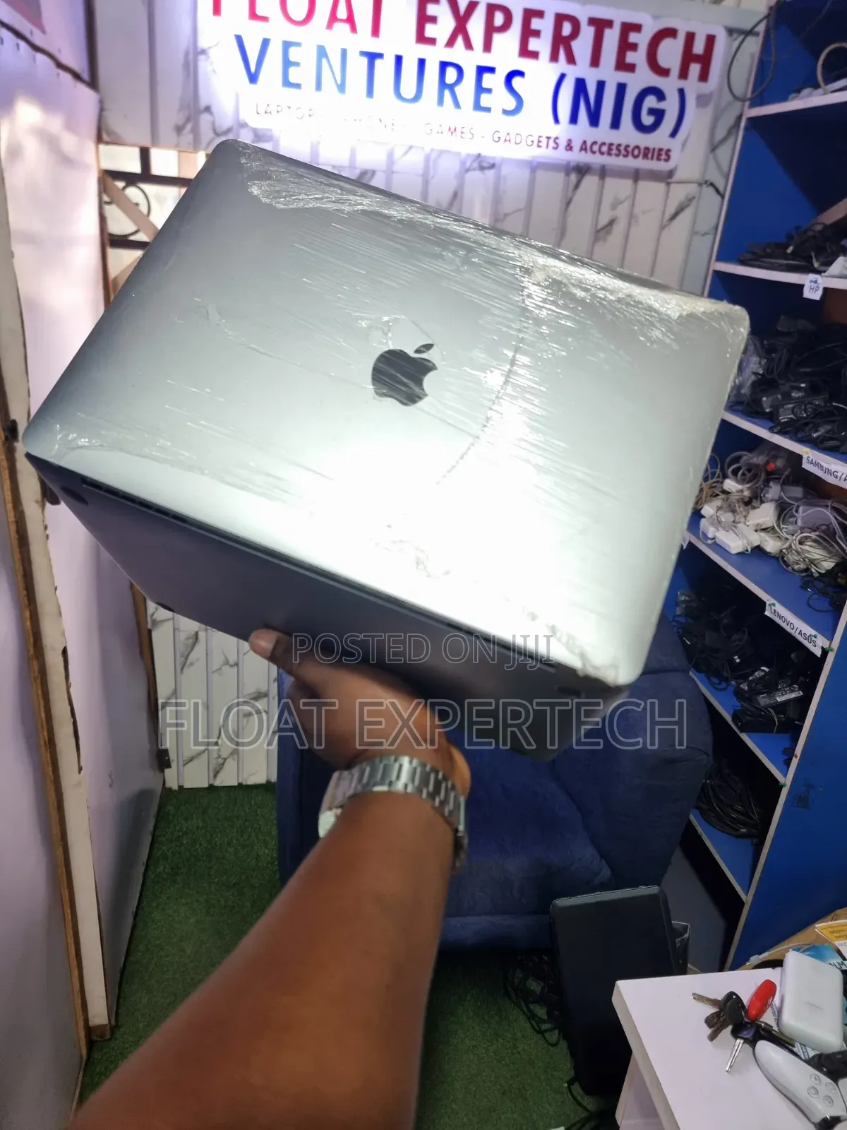 Laptop Apple MacBook Pro 2020 M1 8GB Apple M1 Pro SSD 256GB