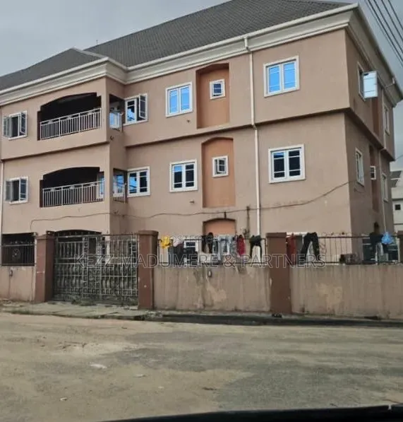 6bdrm Block of Flats in Ikenegbu, Owerri for sale