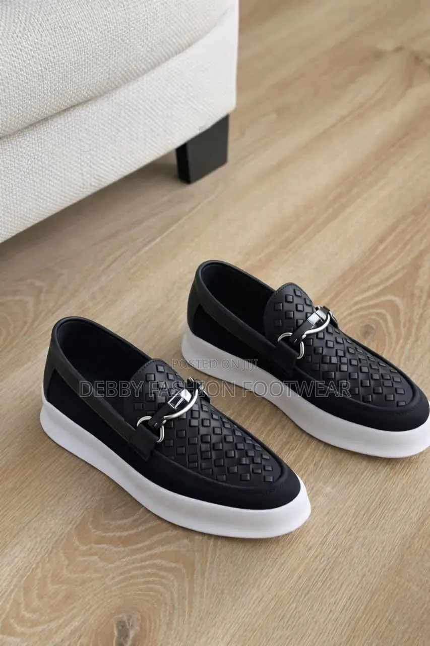 Elegant Hermès Paris Shoes Crafted With Timeless French Luxury Design