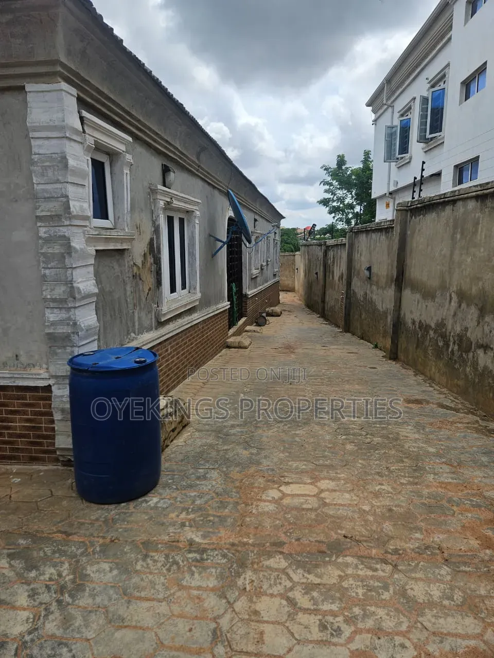 3bdrm Block of Flats in Ayegun, Oluyole for rent