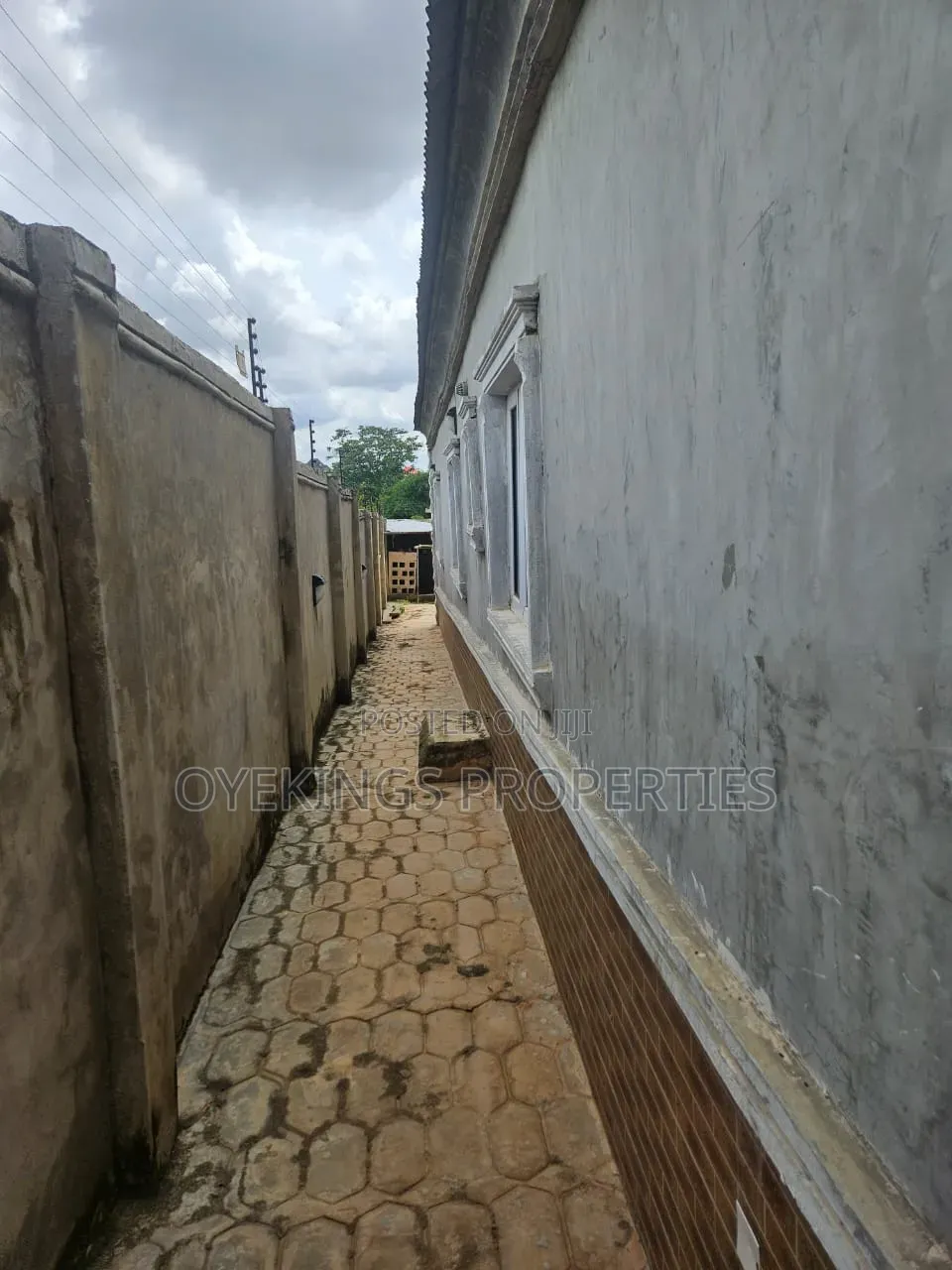 3bdrm Block of Flats in Ayegun, Oluyole for rent