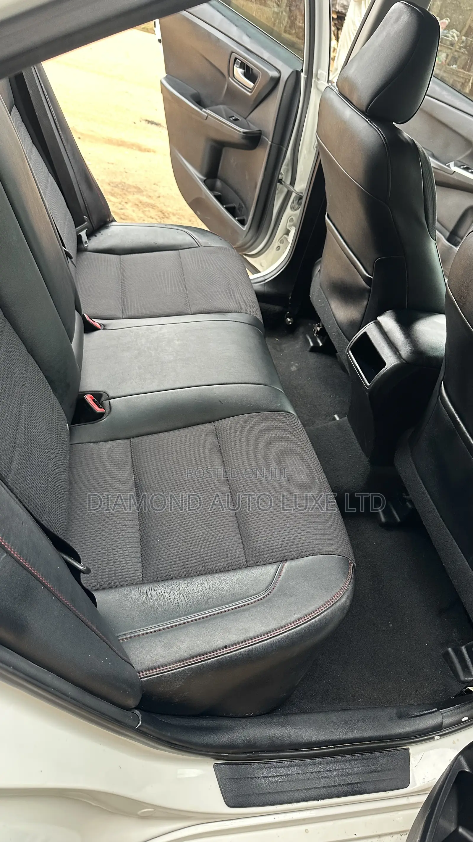 Toyota Camry SE w/Special Edition Pkg (2.5L 4cyl 6A) 2016 White