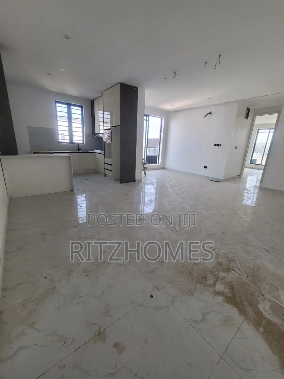 2bdrm Apartment in Lekki Phase 1 for rent