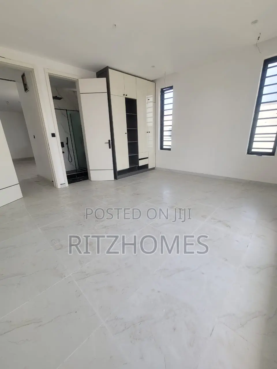 2bdrm Apartment in Lekki Phase 1 for rent
