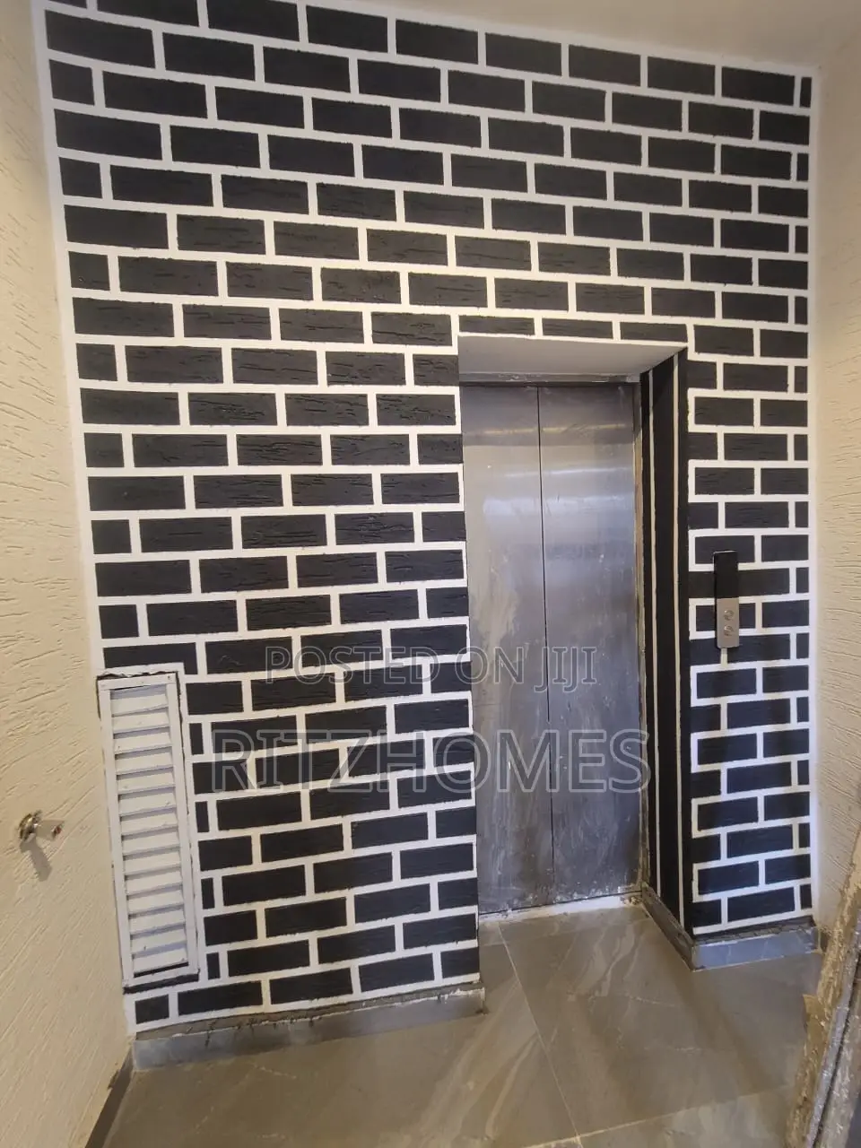 2bdrm Apartment in Lekki Phase 1 for rent