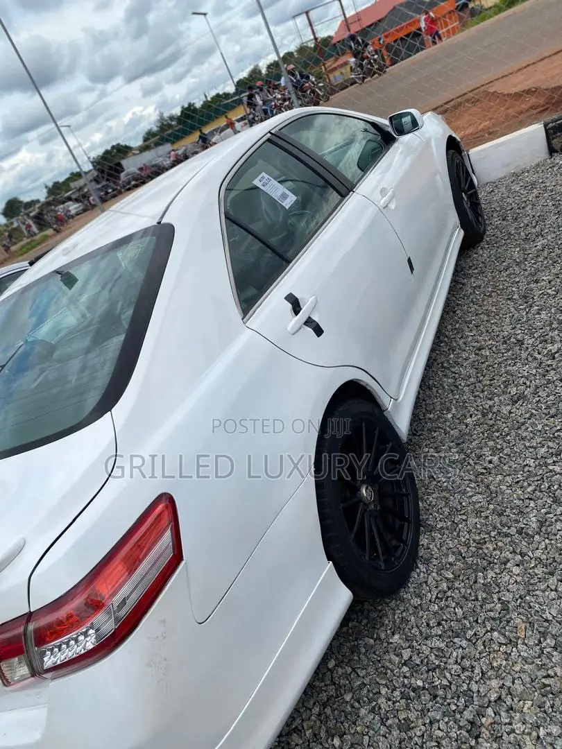 Toyota Camry SE 4dr Sedan (2.5L 4cyl 6AM) 2010 White