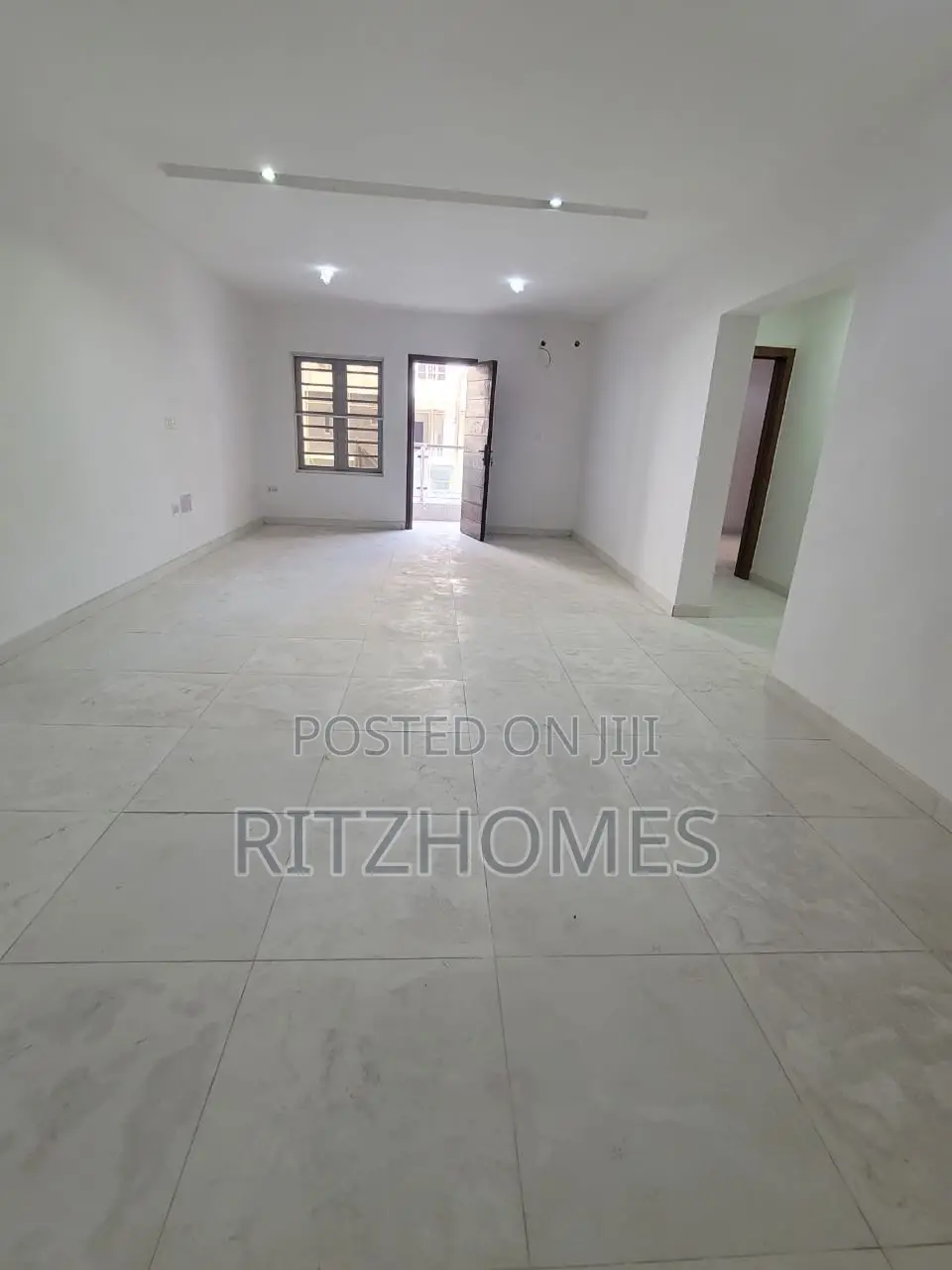 2bdrm Apartment in Lekki Phase 1 for rent