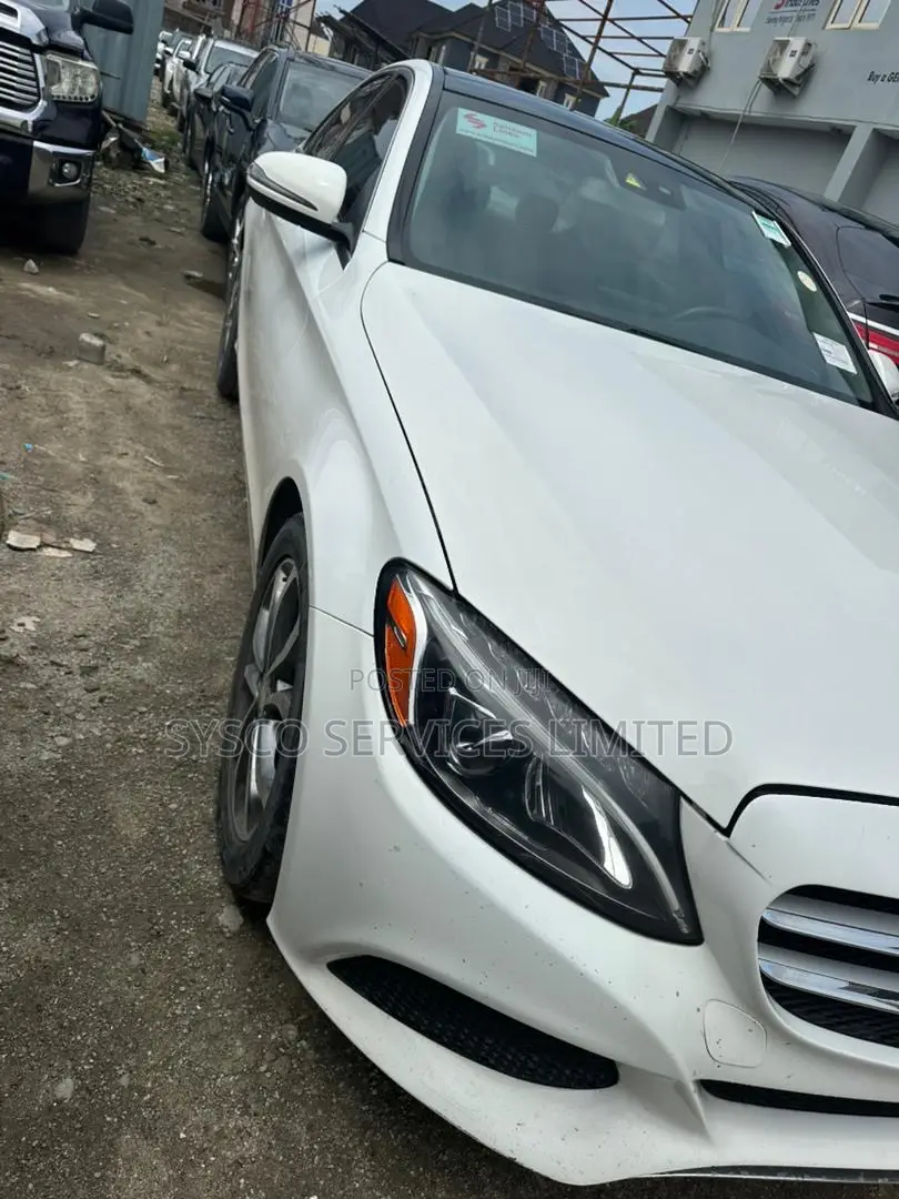 Mercedes-Benz C300 Sport 4dr AWD 4Matic Sedan (2.0L 4cyl 7A) 2015 White