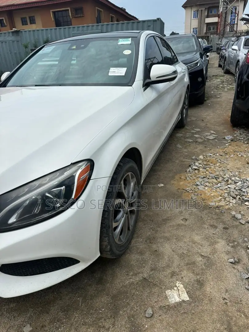 Mercedes-Benz C300 Sport 4dr AWD 4Matic Sedan (2.0L 4cyl 7A) 2015 White
