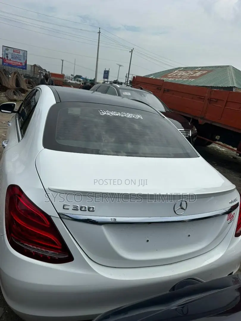 Mercedes-Benz C300 Sport 4dr AWD 4Matic Sedan (2.0L 4cyl 7A) 2015 White