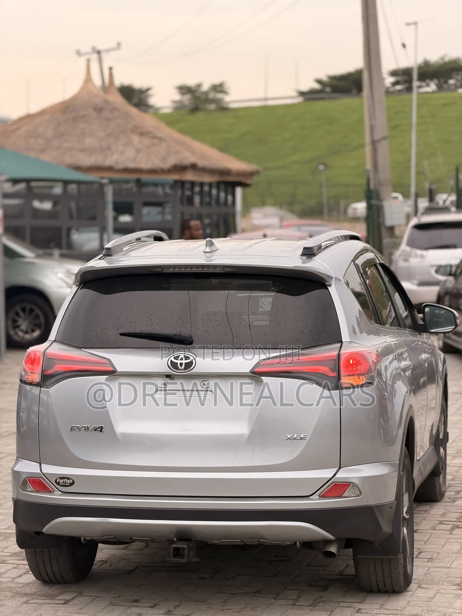 Toyota RAV4 LE 4dr SUV AWD (2.5L 4cyl 6A) 2018 Silver