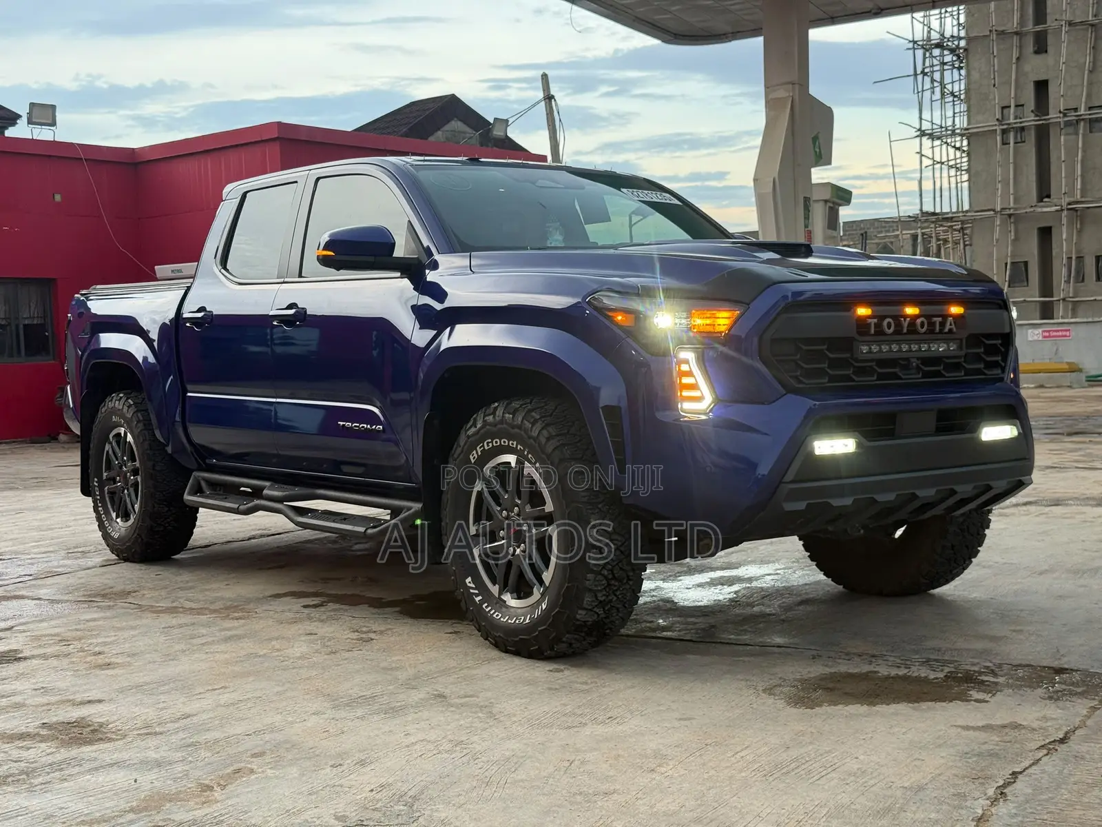 Toyota Tacoma TRD Pro Double Cab 4WD 5.0 ft. SB (Hybrid) 2025 Blue
