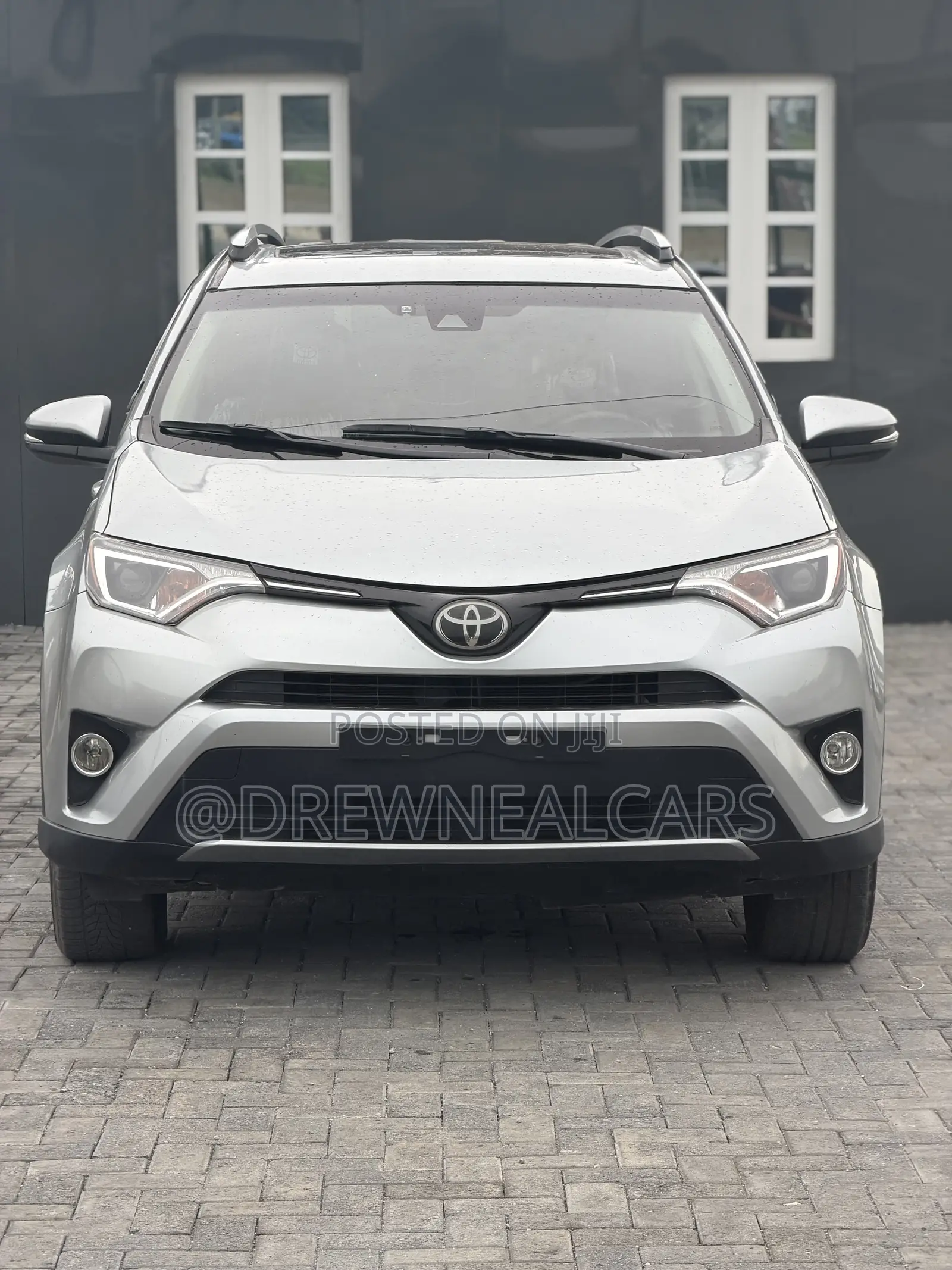 Toyota RAV4 LE 4dr SUV AWD (2.5L 4cyl 6A) 2018 Silver