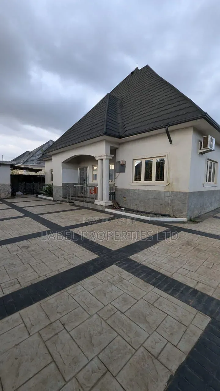 3bdrm Bungalow in Pentvile Estate for sale