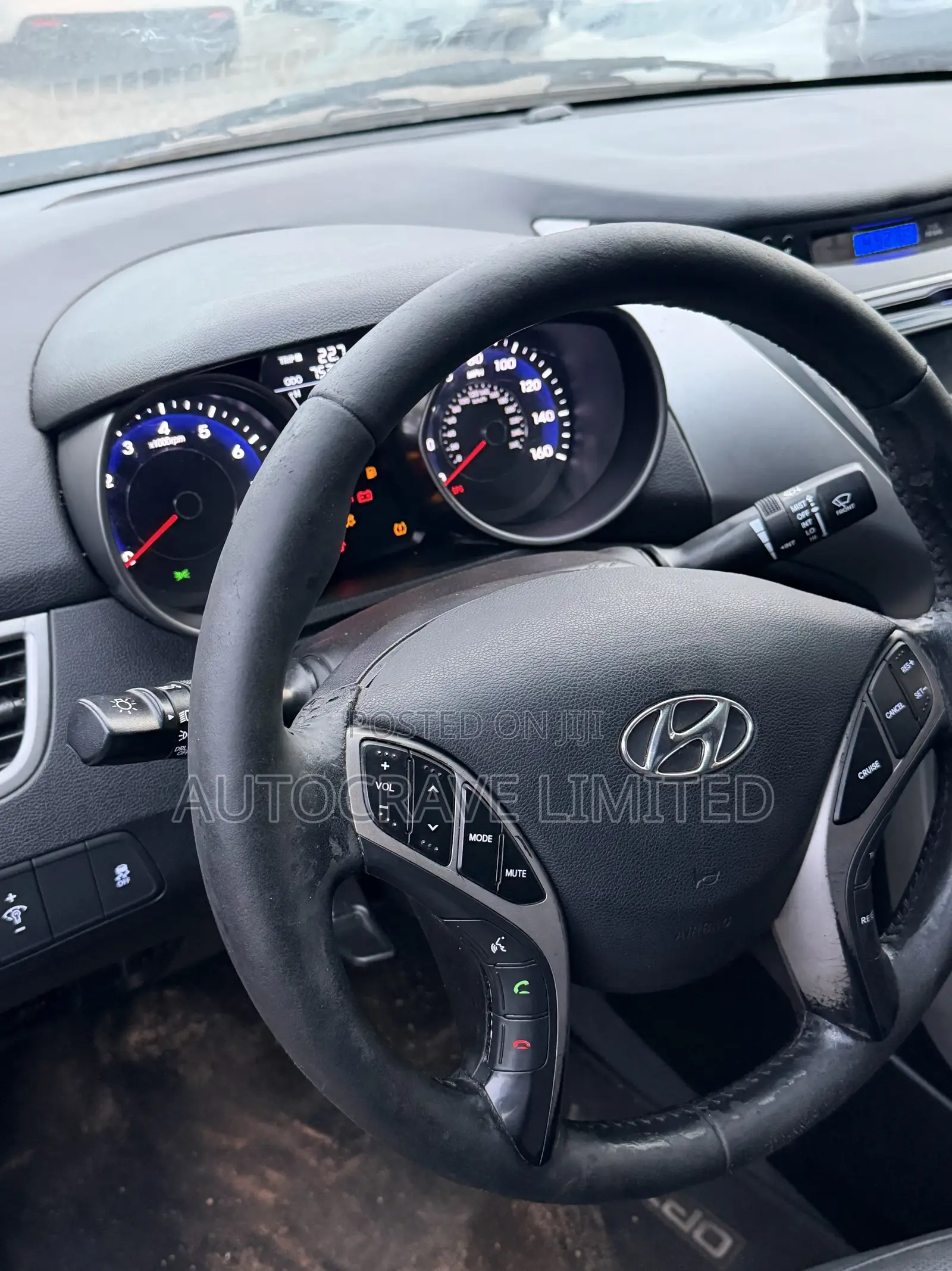 Hyundai Elantra Limited Sedan FWD (1.8L 4cyl 6A) 2013 Brown