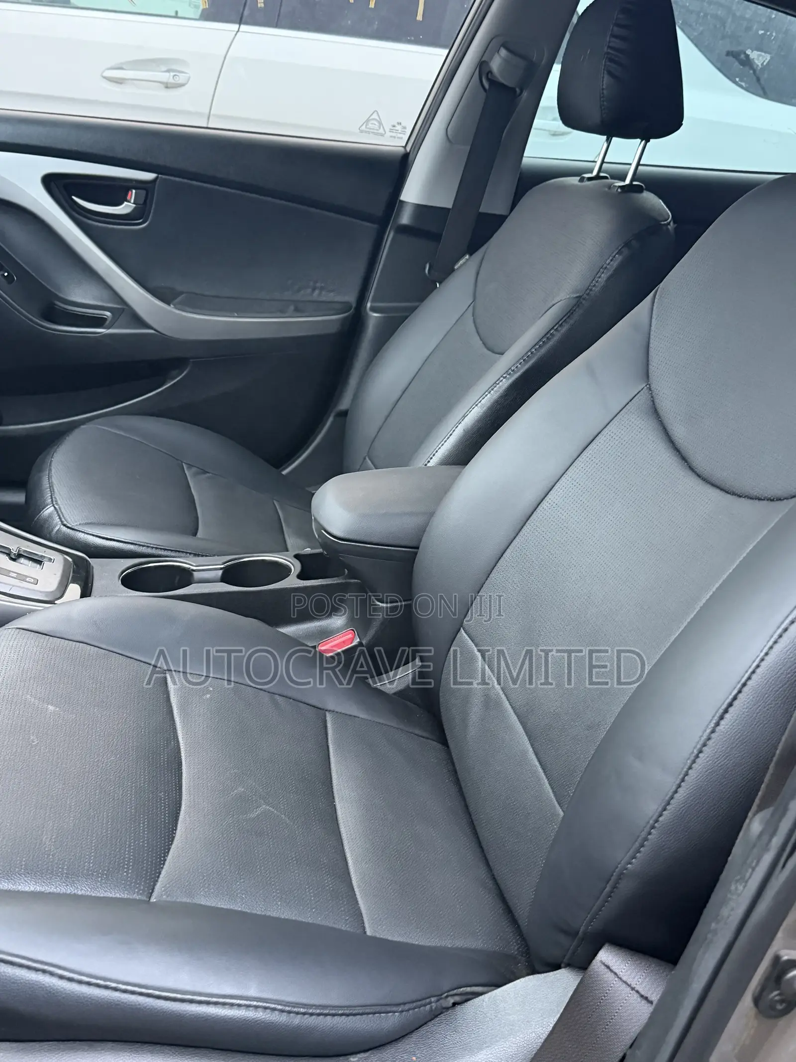 Hyundai Elantra Limited Sedan FWD (1.8L 4cyl 6A) 2013 Brown