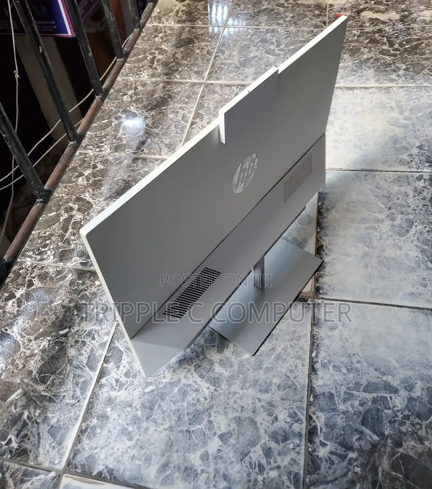 Desktop Computer HP Pavilion 27 8GB Intel Core i5 HDD 1T