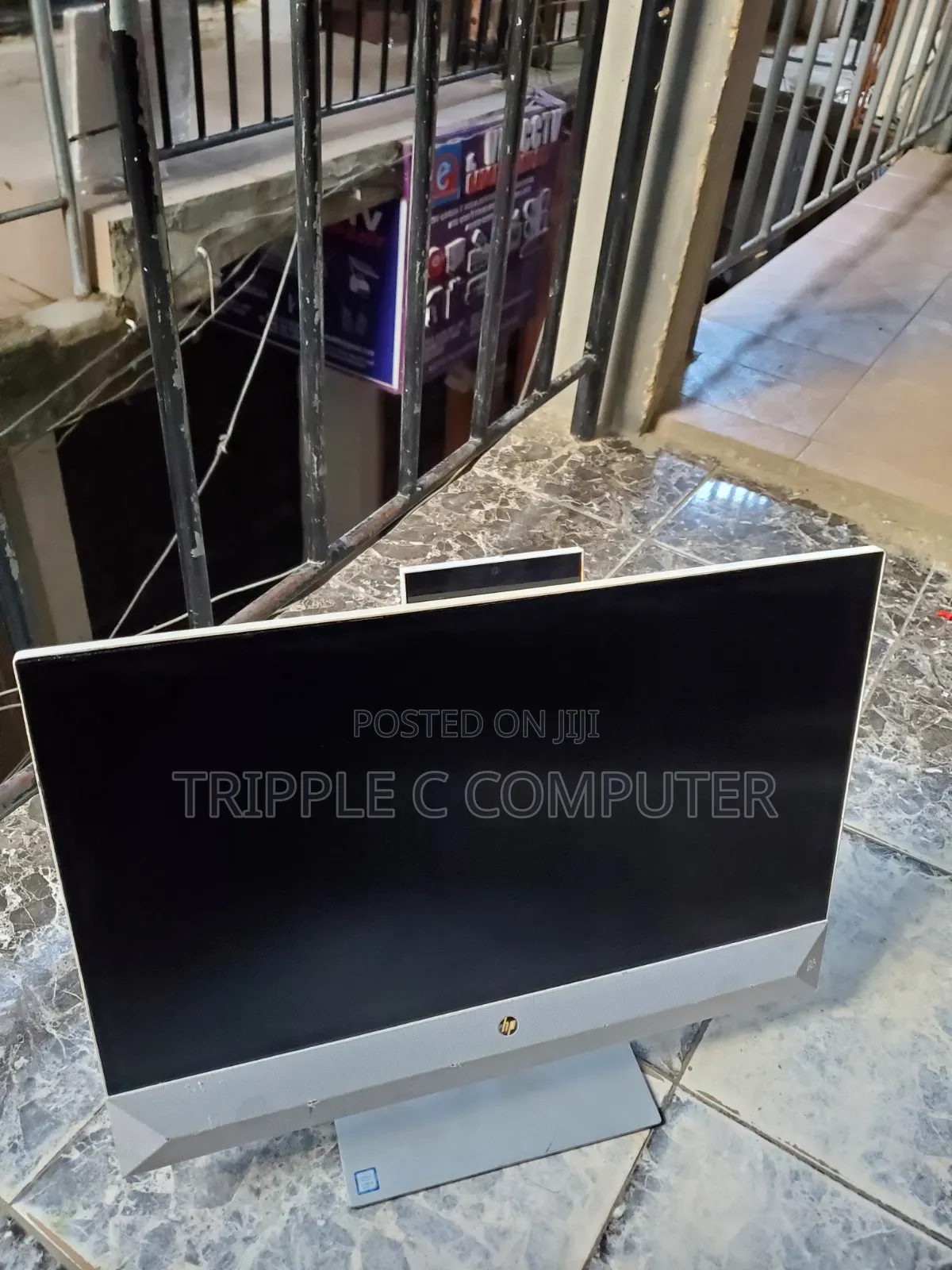 Desktop Computer HP Pavilion 27 8GB Intel Core i5 HDD 1T