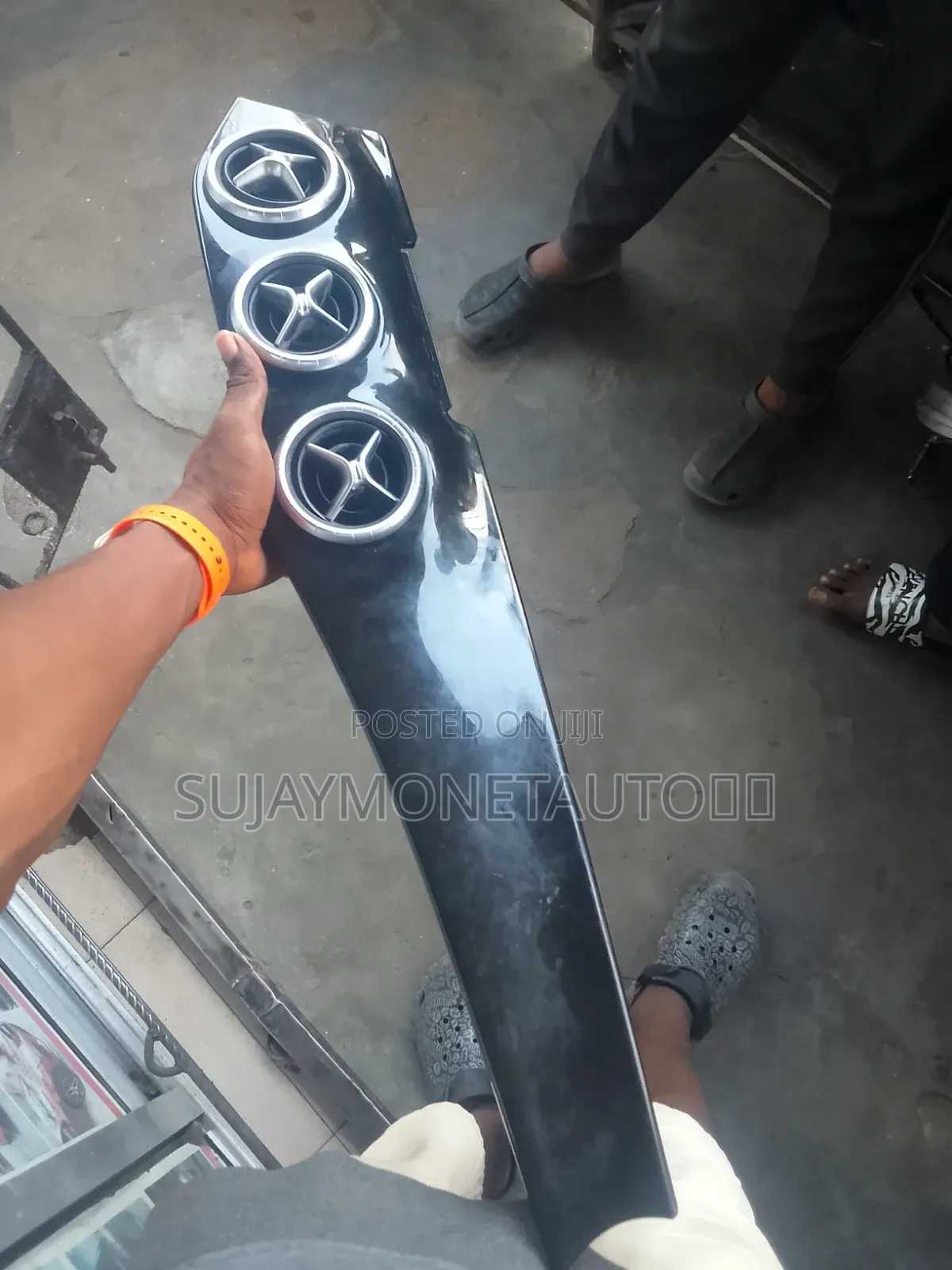 Mercedes Benz Cla Dashboard Ac Vent and Chrome