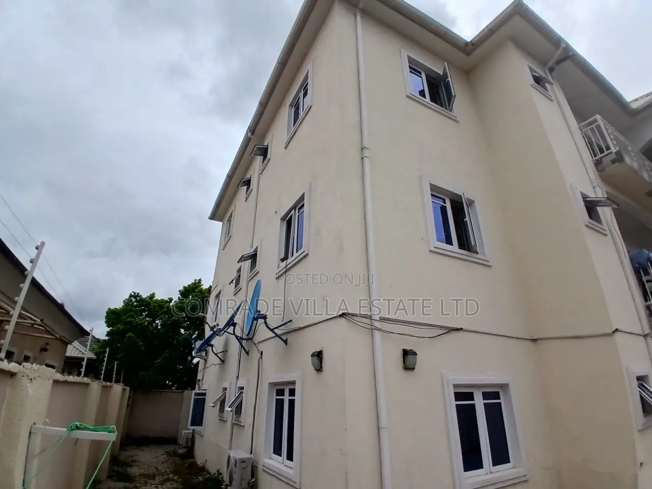 3bdrm Block of Flats in FHA for sale