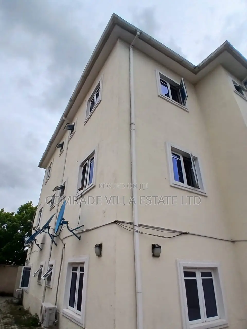 3bdrm Block of Flats in FHA for sale