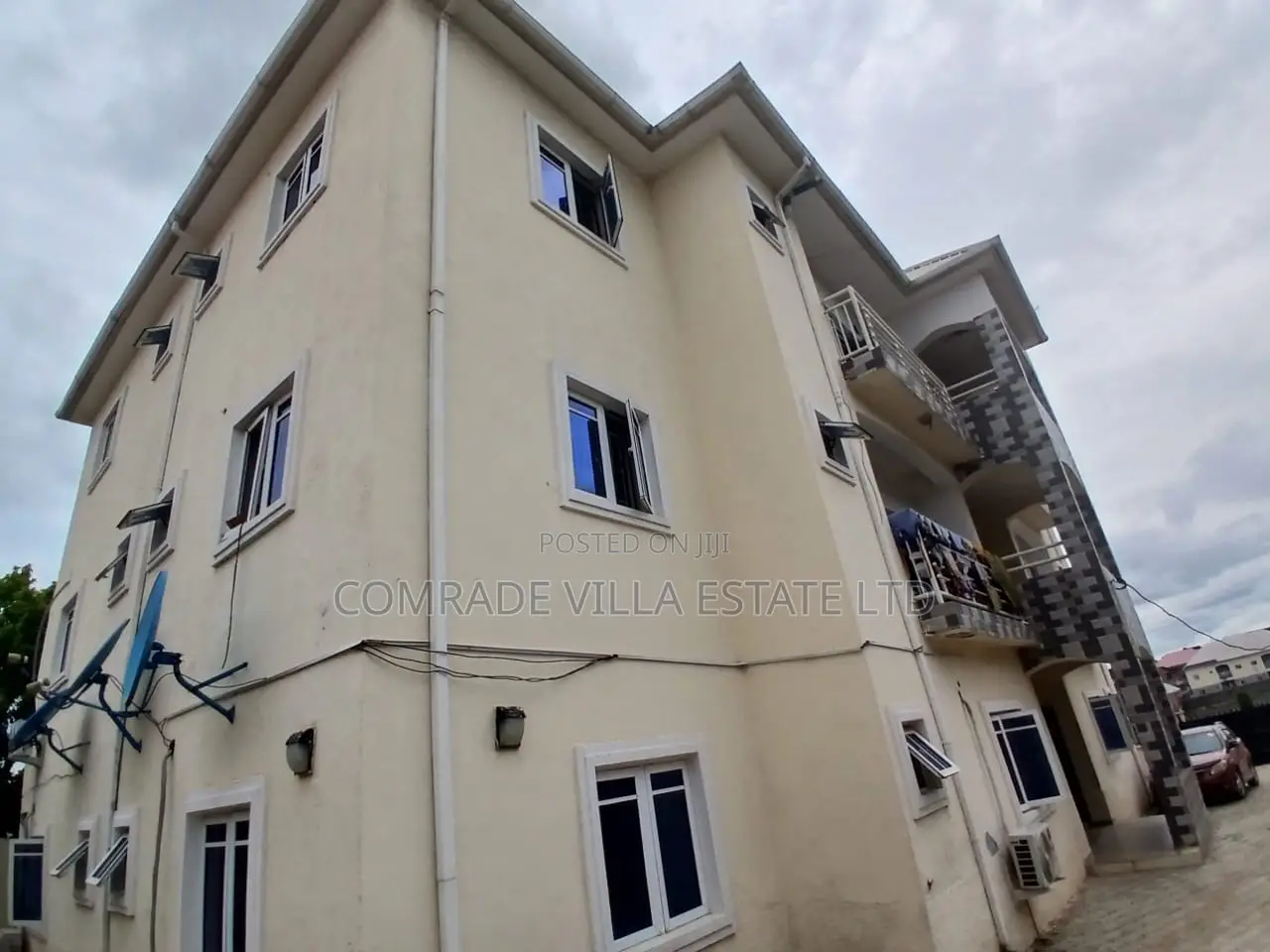 3bdrm Block of Flats in FHA for sale