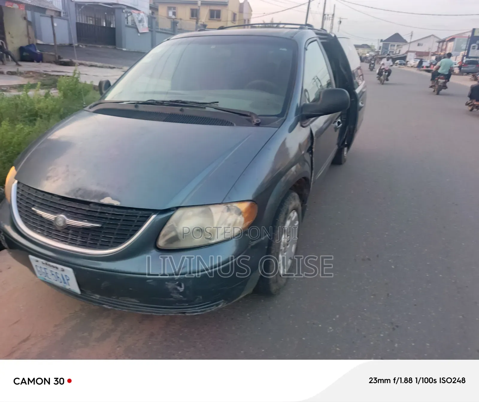 Chrysler Town & Country 2003 Blue