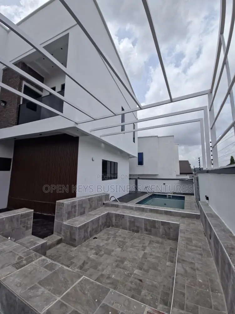 Furnished 4bdrm Duplex in Agodi Gra for sale