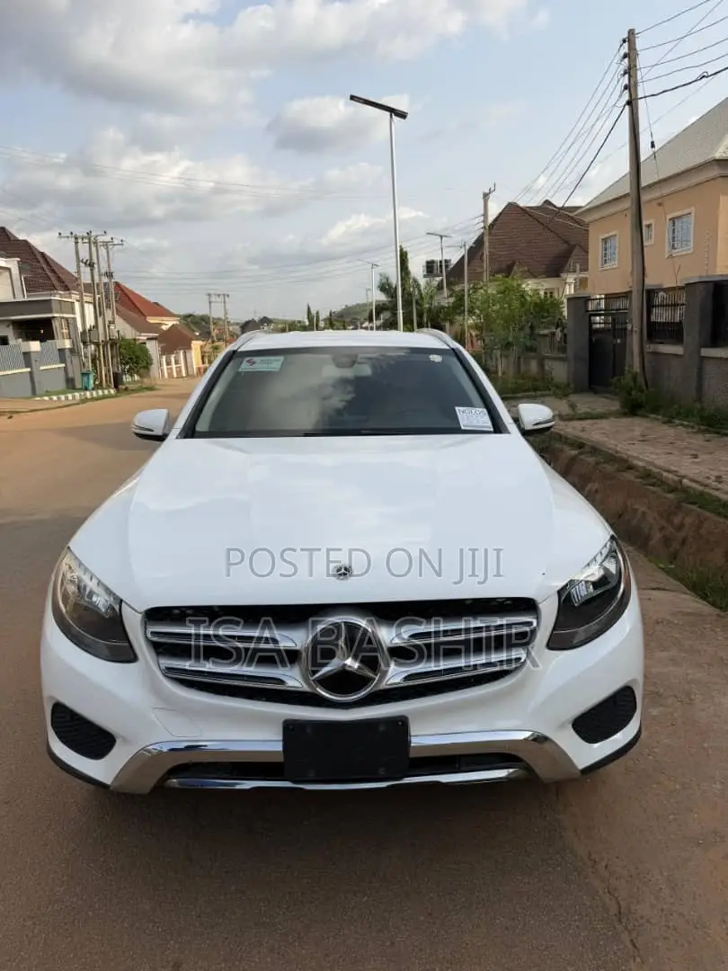 Mercedes-Benz GLE-Class GLE 300d 4MATIC 2019 White