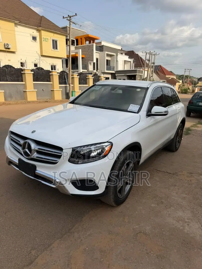 Mercedes-Benz GLE-Class GLE 300d 4MATIC 2019 White