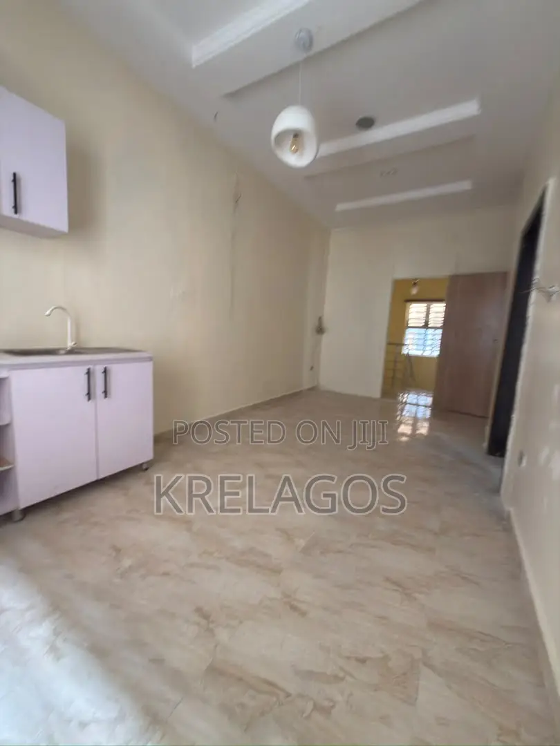 Mini Flat in Chevron Toll Gate for rent