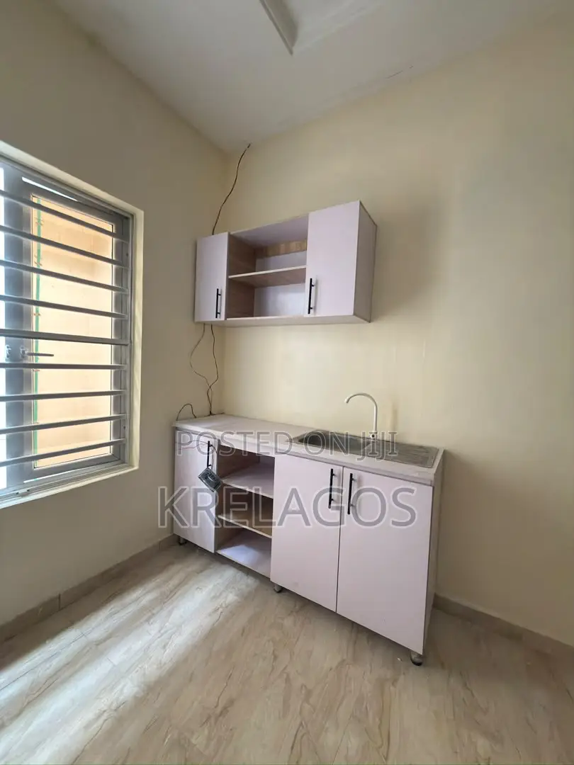 Mini Flat in Chevron Toll Gate for rent