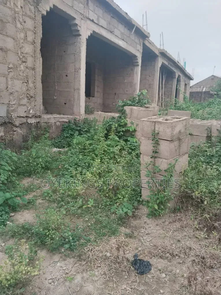 2bdrm Block of Flats in Alegongo, Akobo for sale