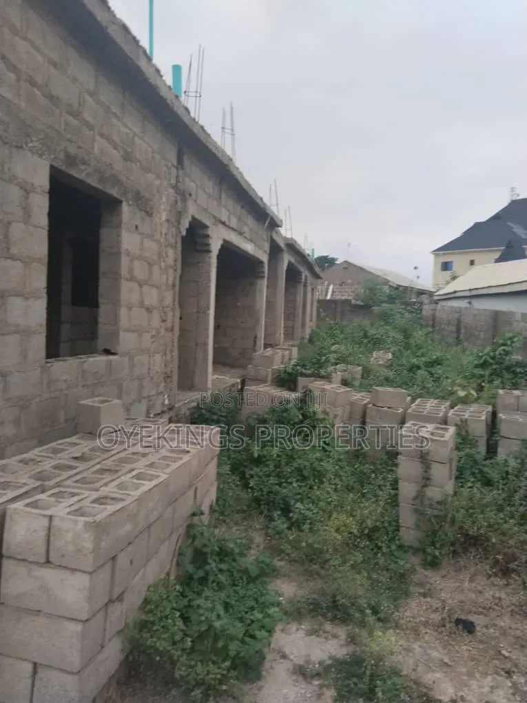 2bdrm Block of Flats in Alegongo, Akobo for sale
