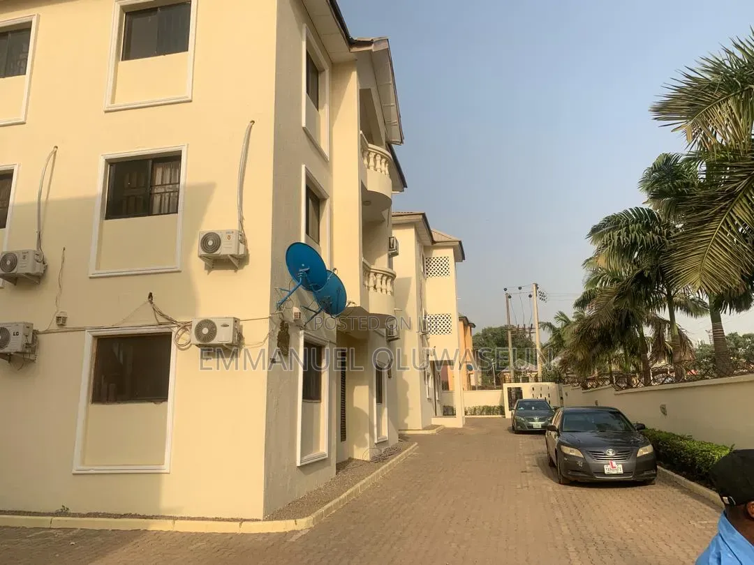 3bdrm Block of Flats in Mabushi for sale