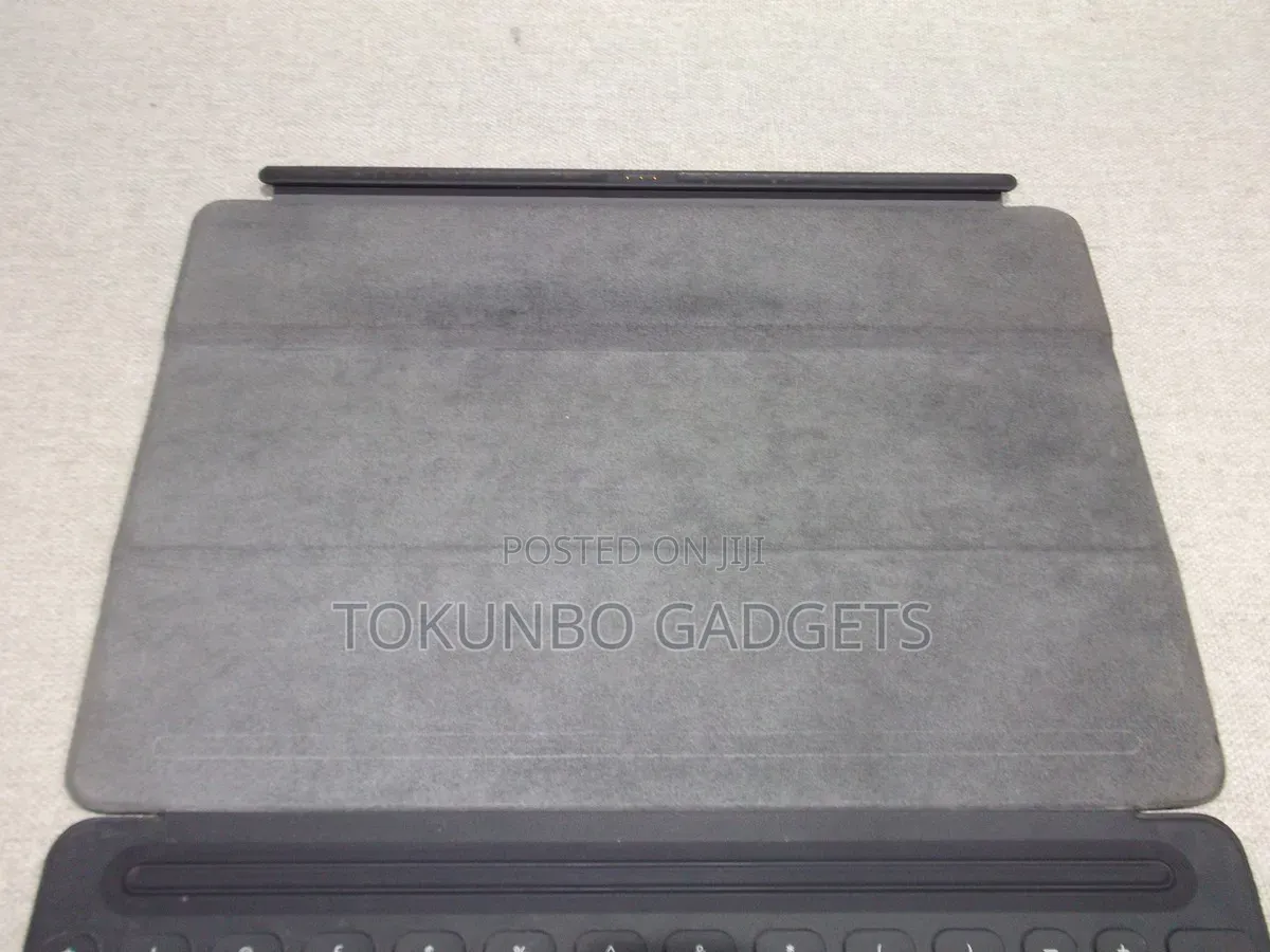 Apple Smart Keyboard for iPad Pro 9.7/10.5"/ iPad 7 8 9/Air 3rd Gen