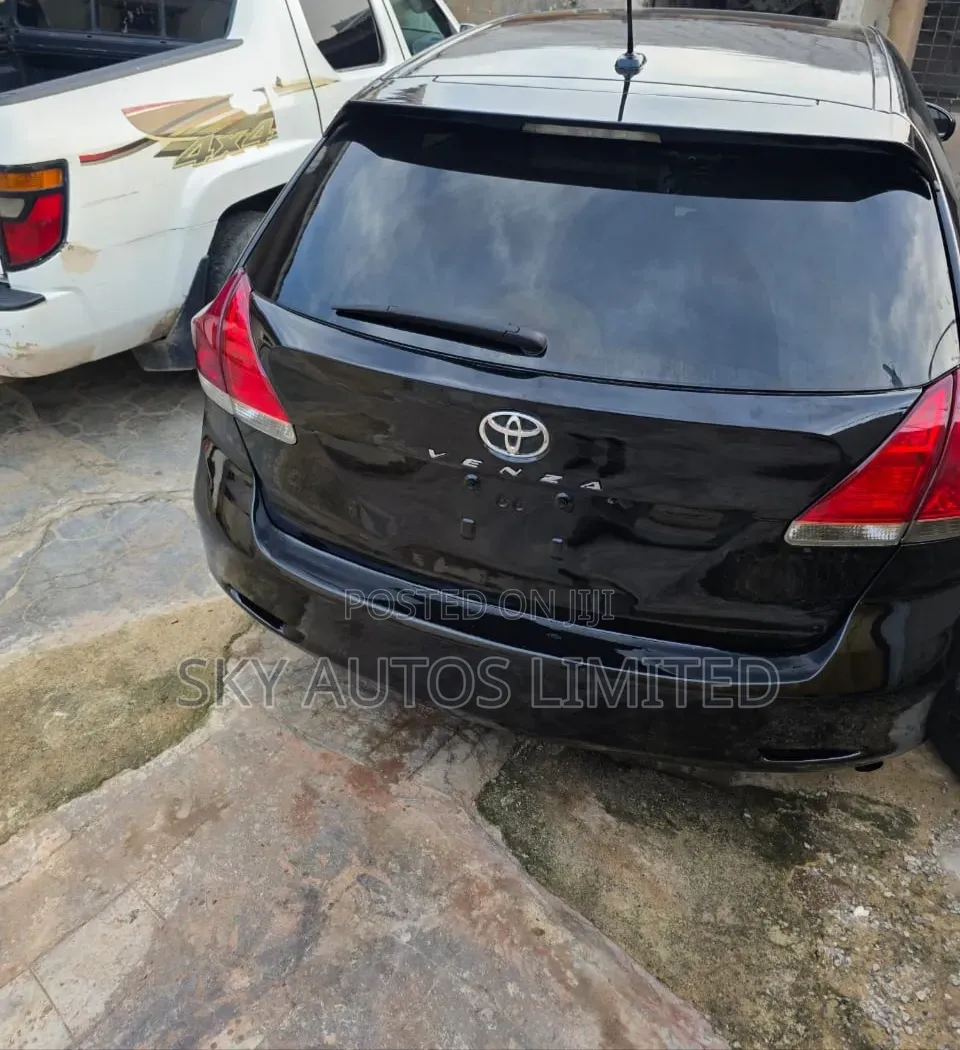 Toyota Venza 2011 Black
