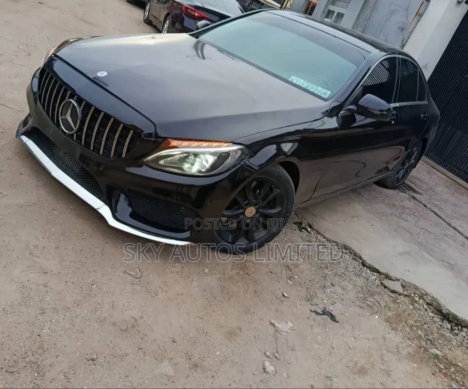 Mercedes-Benz C300 2015 Black