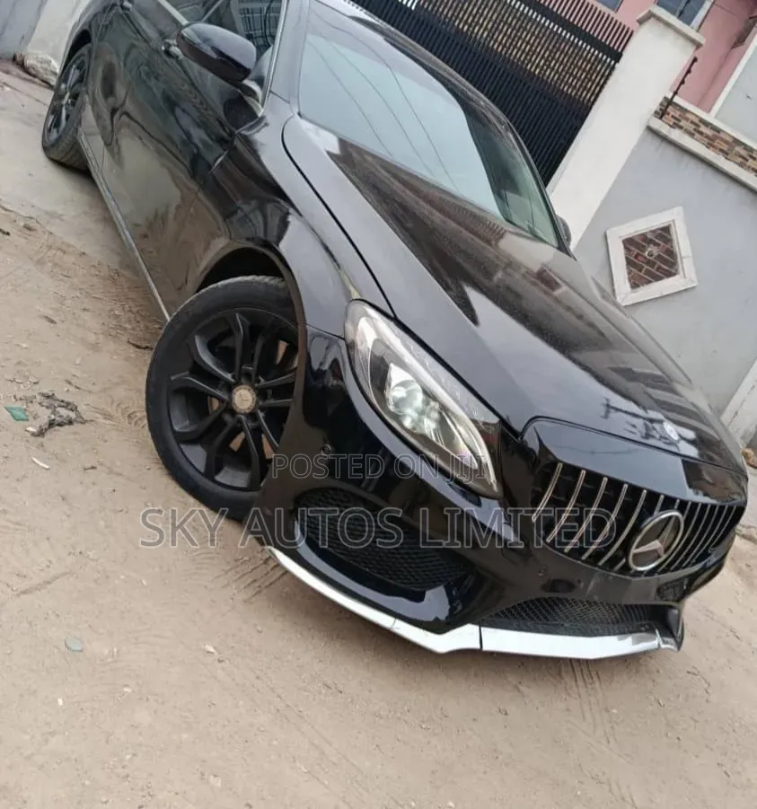 Mercedes-Benz C300 2015 Black
