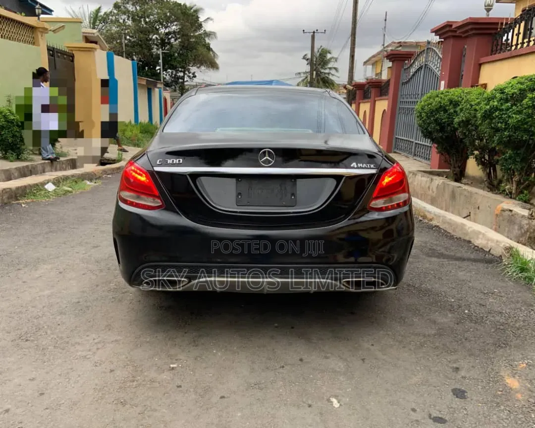 Mercedes-Benz C300 2015 Black