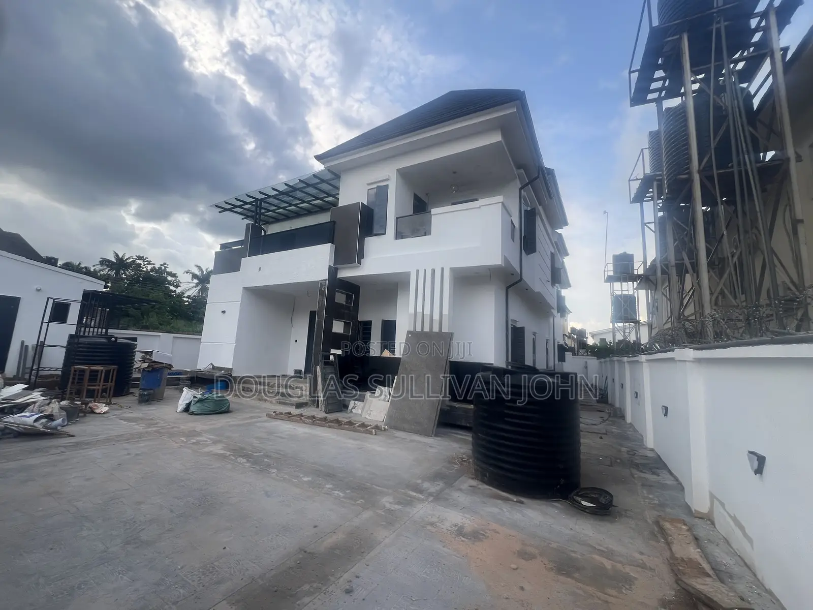 6bdrm Duplex in Wtc Estate, Enugu for sale