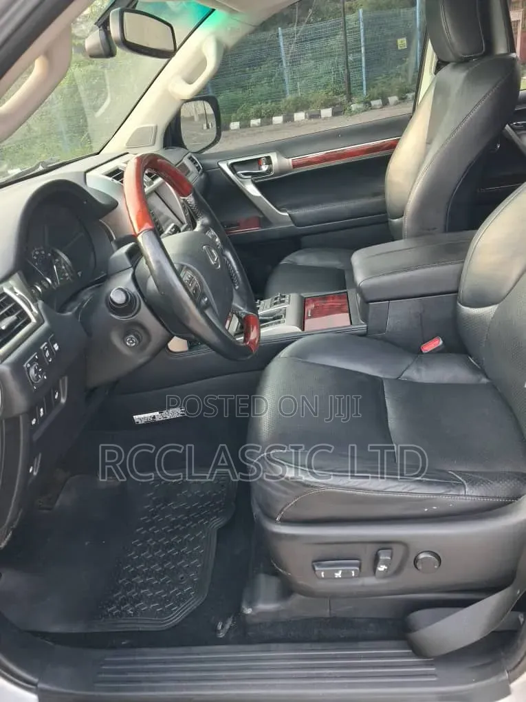 Lexus GX 2012 Silver