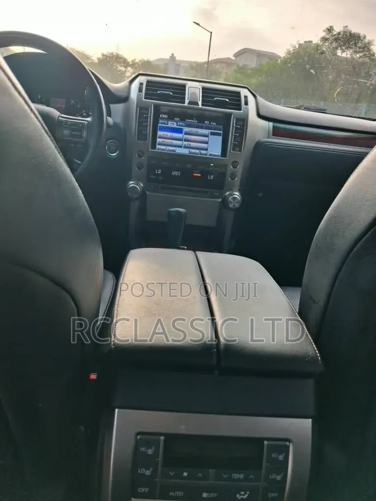 Lexus GX 2012 Silver