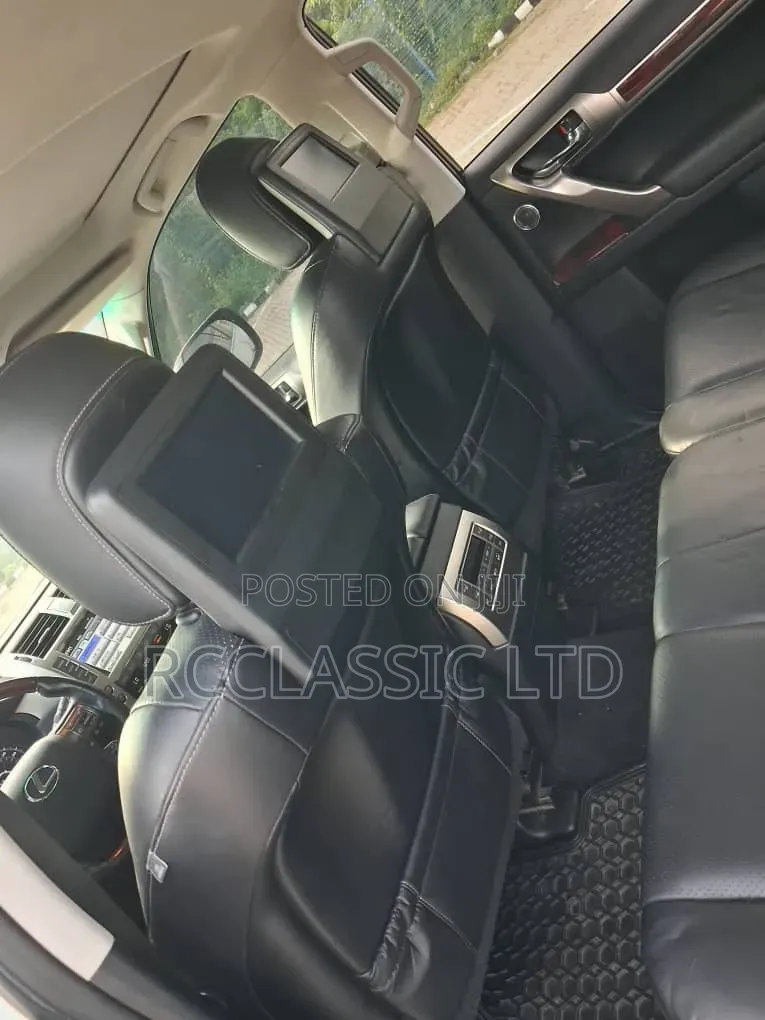Lexus GX 2012 Silver