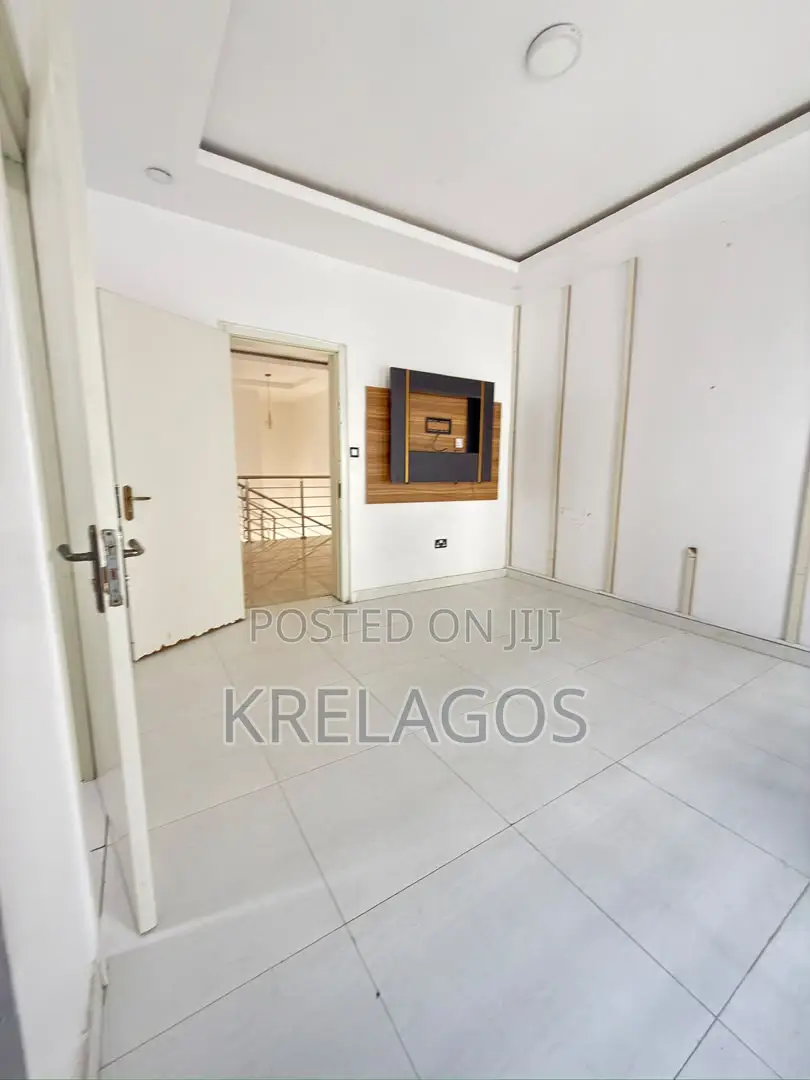 4bdrm Duplex in Chevron Toll Gate, for rent